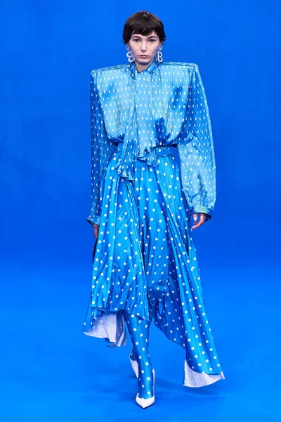 Look 53